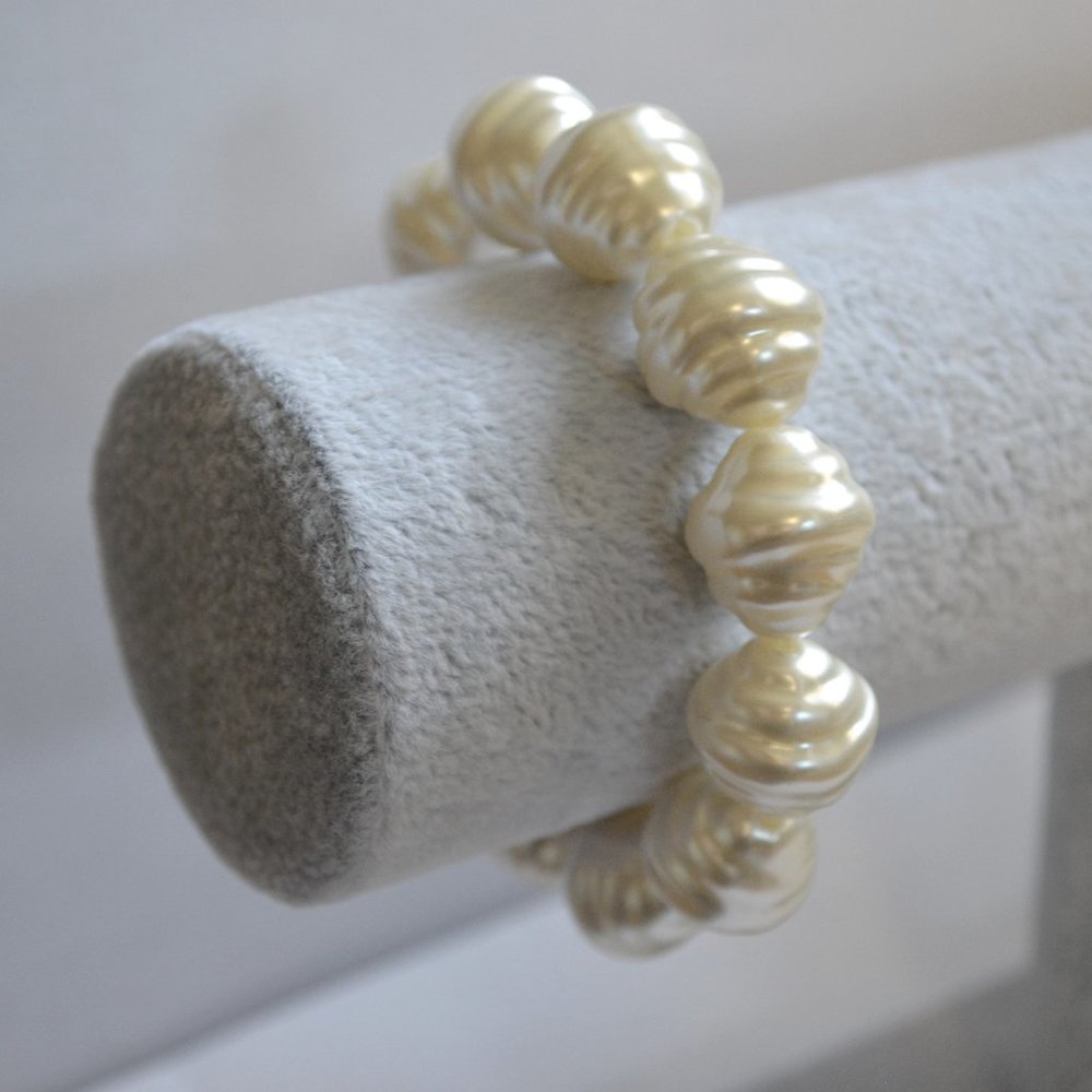 Texture Pearl Bracelet